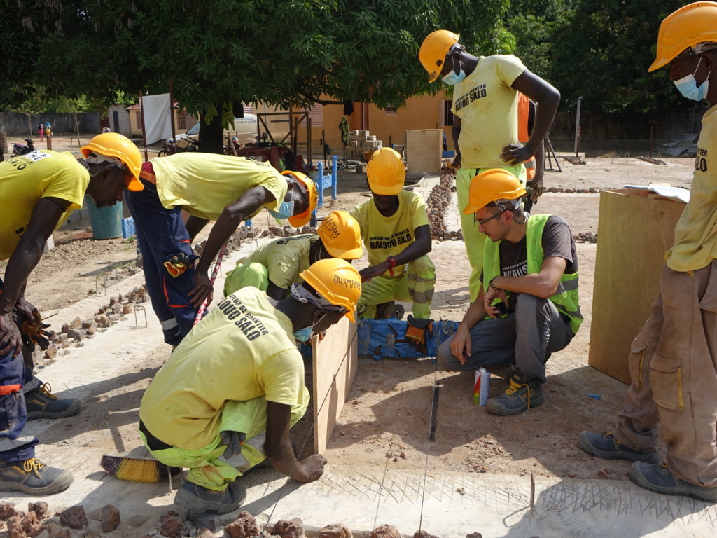 Formazione in Rammed Earth, architetture sostenibile in Africa con Baliuo Salo